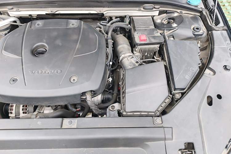 Used Volvo S90 2020 T5 Zhiya Luxury Edition Engine Bay Left