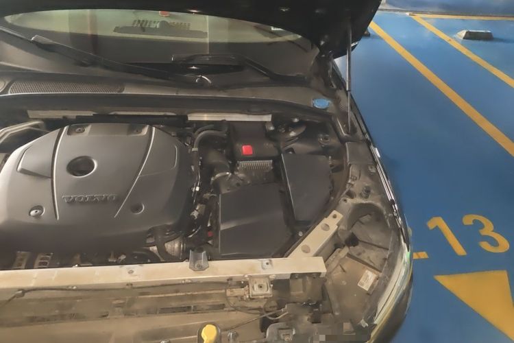 Used Volvo S90 2020 T5 Zhiya Luxury Edition Engine Bay Left