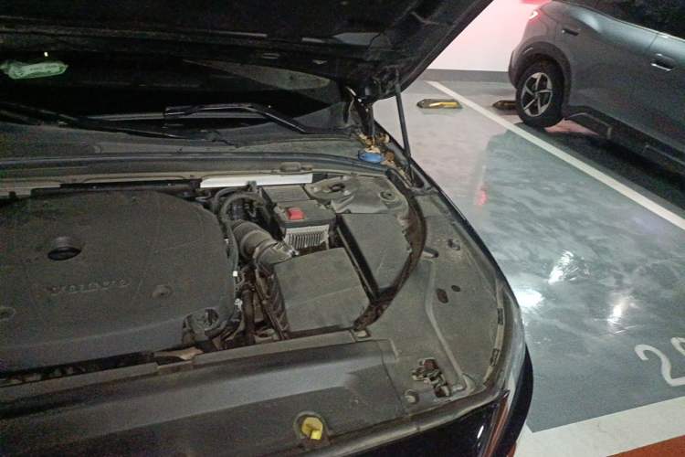 Used Volvo S90 2020 T5 Zhiyi Luxury Edition Engine Bay Left