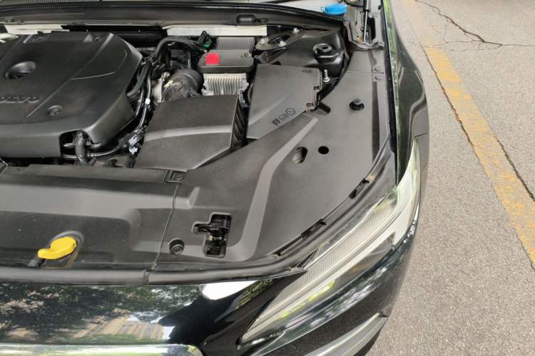 Used Volvo S90 2020 Facelift T5 Smart & Luxurious Edition Engine Bay Left