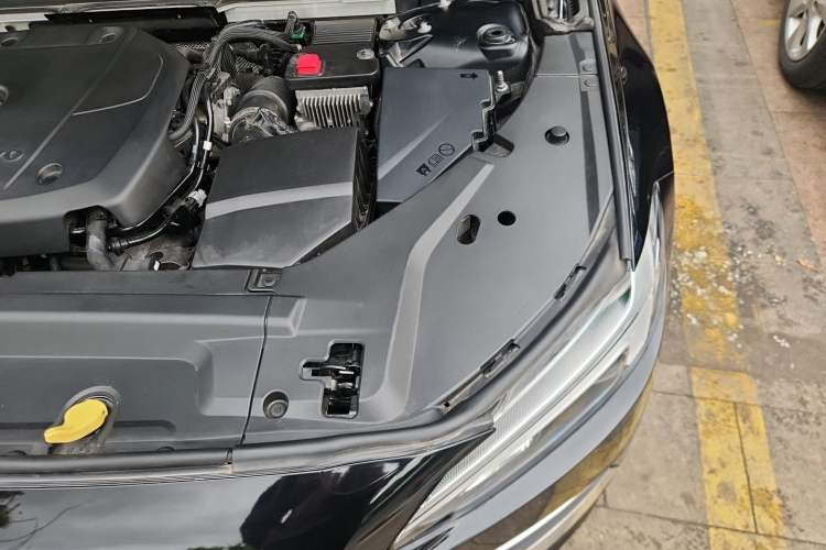 Used Volvo S90 2020 T5 Zhiyi Luxury Edition Engine Bay Left