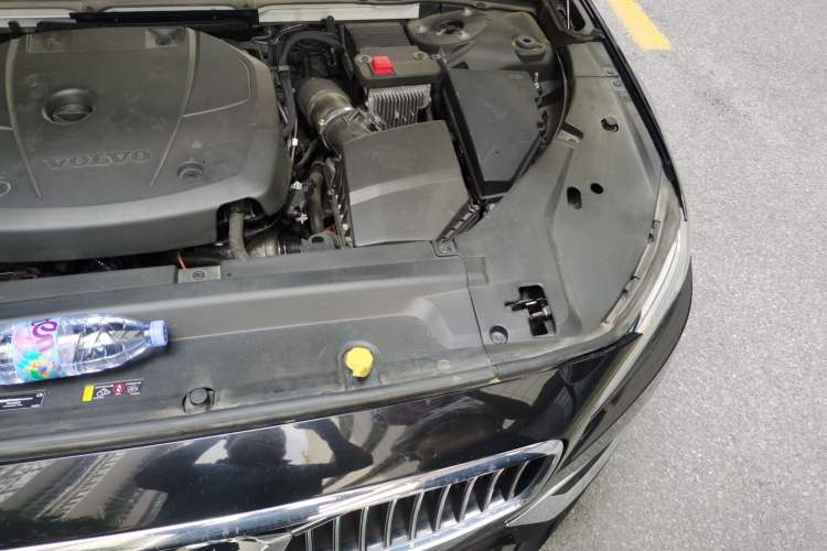 Used Volvo S90 2020 Facelift T5 Smart & Luxurious Edition Engine Bay Left