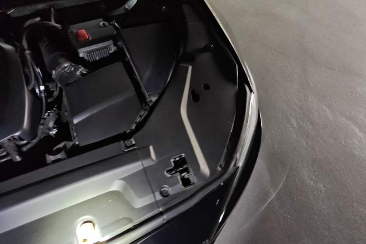 Used Volvo S90 2020 T5 Zhiyi Luxury Edition Engine Bay Left