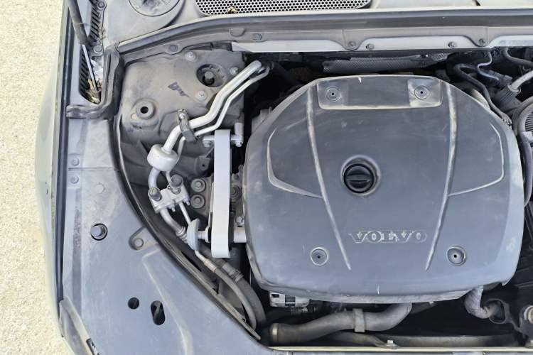 Used Volvo S90 2020 T5 Zhiyi Luxury Edition Engine Bay Right