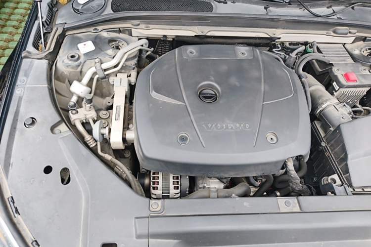 Used Volvo S90 2020 T5 Zhiya Luxury Edition Engine Bay Right