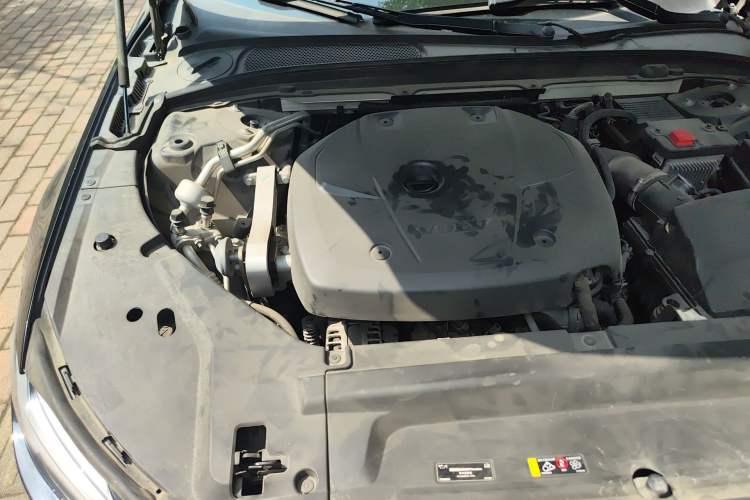 Used Volvo S90 2020 T5 Zhiyi Luxury Edition Engine Bay Right