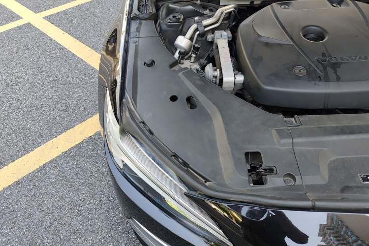 Used Volvo S90 2020 T5 Zhiyi Luxury Edition Engine Bay Right