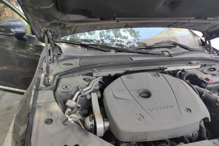 Used Volvo S90 2020 T5 Zhiyi Luxury Edition Engine Bay Right