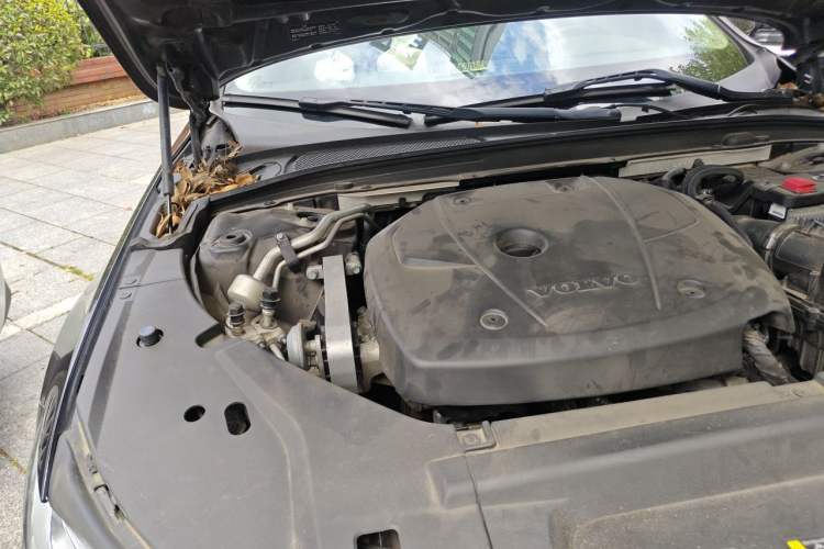 Used Volvo S90 2020 T5 Zhiyi Luxury Edition Engine Bay Right