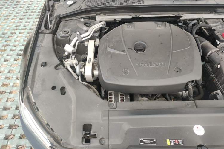 Used Volvo S90 2020 T4 SmartDrive Luxury Edition Engine Bay Right
