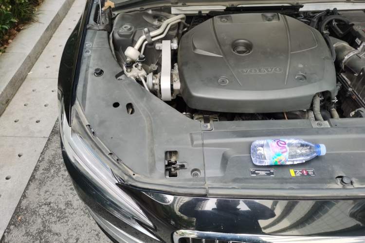 Used Volvo S90 2020 Facelift T5 Smart & Luxurious Edition Engine Bay Right