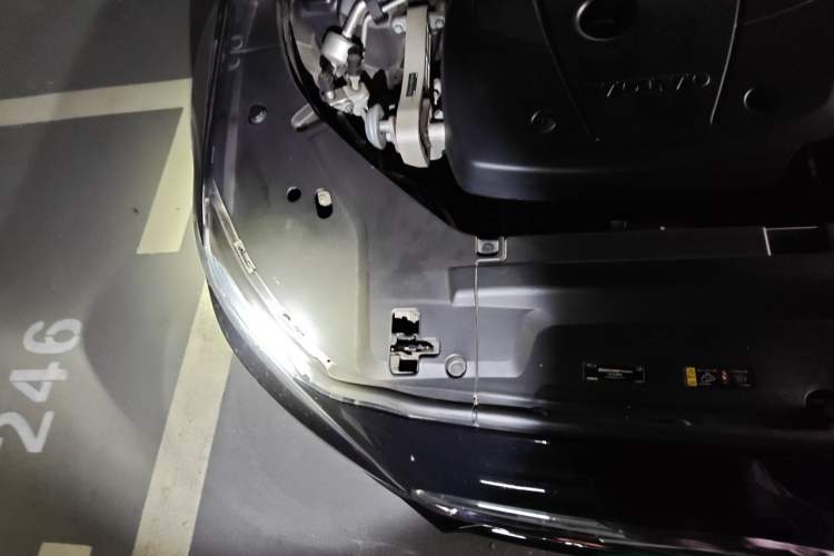 Used Volvo S90 2020 T5 Zhiyi Luxury Edition Engine Bay Right