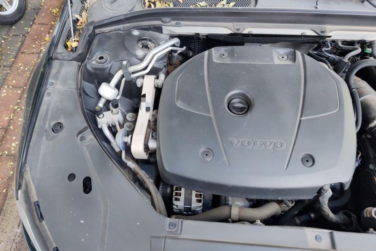 Used Volvo S90 2020 Facelift T5 Smart & Luxurious Edition Engine Bay Right