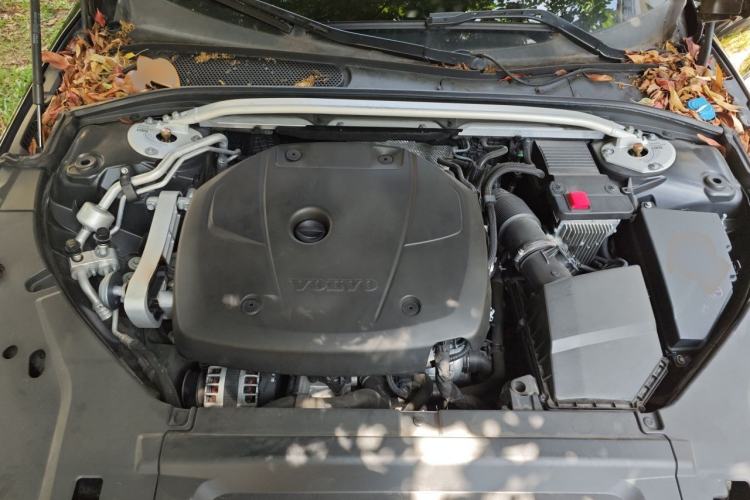 Used Volvo S90 2020 T5 Zhiya Luxury Edition Engine Bay