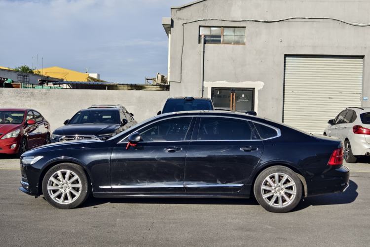 Used Volvo S90 2020 Facelifted T5 Zhiyi Luxury Edition Exterior 10