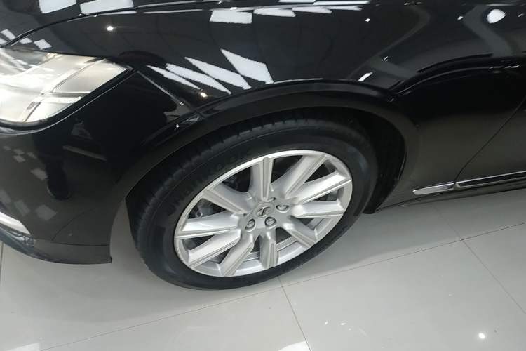 Used Volvo S90 2020 Facelifted T5 Zhiyi Luxury Edition Exterior 4