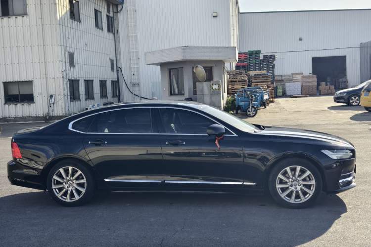 Used Volvo S90 2020 Facelifted T5 Zhiyi Luxury Edition Exterior 6