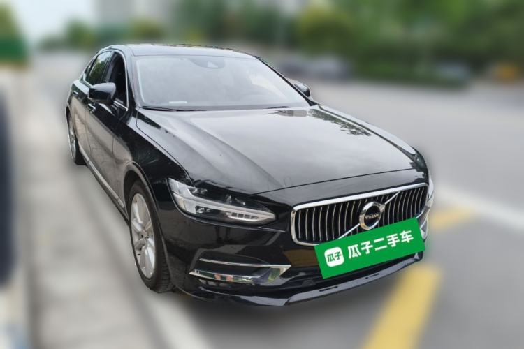 Used Volvo S90 2020 T5 Zhiyi Luxury Edition Front Right 45 Deg