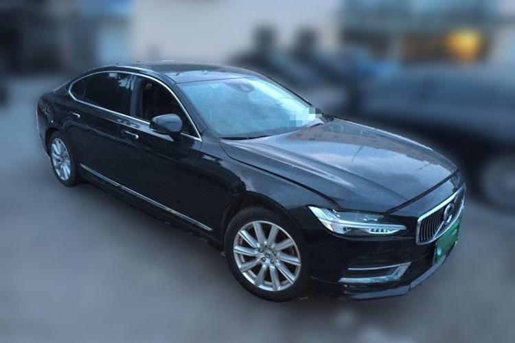 Used Volvo S90 2020 T5 Zhiyi Luxury Edition Front Right 45 Deg