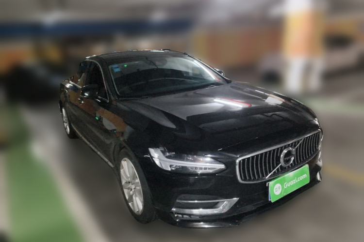 Used Volvo S90 2020 T5 Zhiyi Luxury Edition Front Right 45 Deg