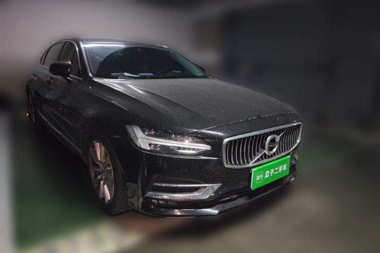 Used Volvo S90 2020 T5 Zhiyi Luxury Edition Front Right 45 Deg