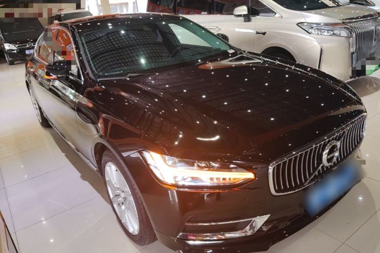 Used Volvo S90 2020 T5 Zhiyi Luxury Edition Front Right 45 Deg