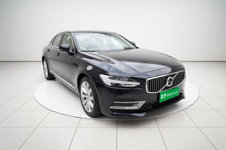 Used Volvo S90 2020 T5 Zhiyi Luxury Edition Front Right 45 Deg