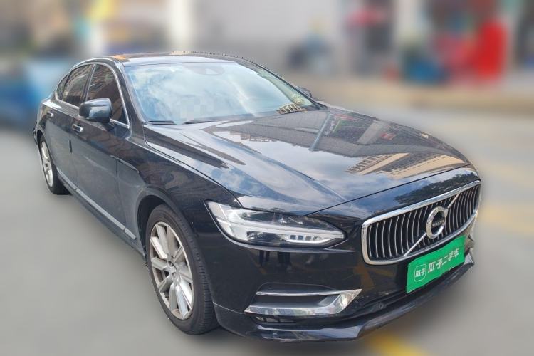Used Volvo S90 2020 T5 Zhiyi Luxury Edition Front Right 45 Deg