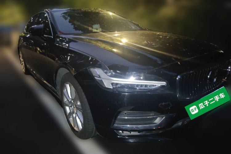 Used Volvo S90 2020 Facelifted T5 Zhiyi Luxury Edition Front Right 45 Deg