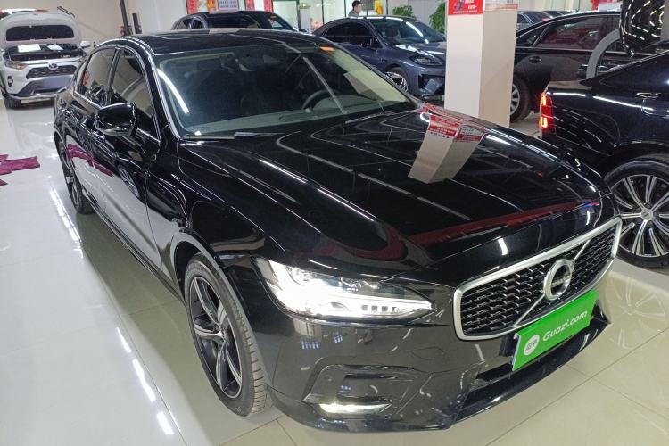 Used Volvo S90 2020 T5 Zhiyi Sport Edition Front Right 45 Deg