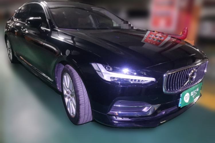 Used Volvo S90 2020 T5 Zhiyi Luxury Edition Front Right 45 Deg