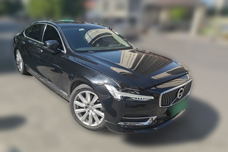 Used Volvo S90 2020 T5 Zhiyi Luxury Edition Front Right 45 Deg