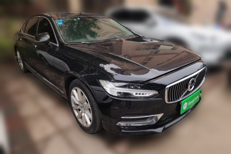 Used Volvo S90 2020 T5 Zhiyi Luxury Edition Front Right 45 Deg