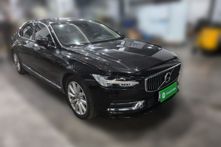 Used Volvo S90 2020 T5 Zhiyuan Luxury Edition Front Right 45 Deg