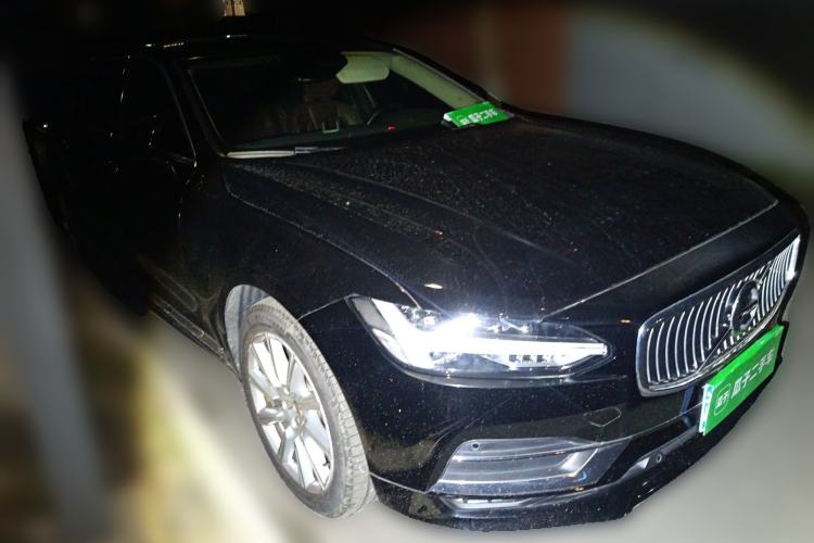 Used Volvo S90 2020 T5 Zhiyi Luxury Edition Front Right 45 Deg
