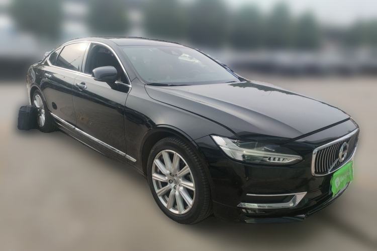 Used Volvo S90 2020 T5 Zhiyi Luxury Edition Front Right 45 Deg