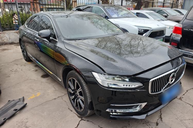 Used Volvo S90 2020 Facelifted T5 Zhiyi Luxury Edition Front Right 45 Deg