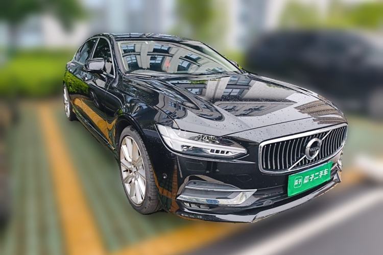 Used Volvo S90 2020 T5 Zhiya Luxury Edition Front Right 45 Deg