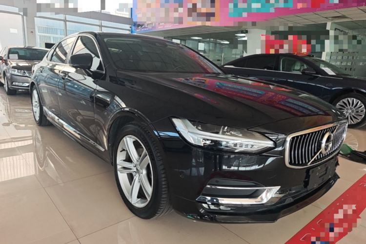 Used Volvo S90 2020 T5 Zhiyi Luxury Edition Front Right 45 Deg