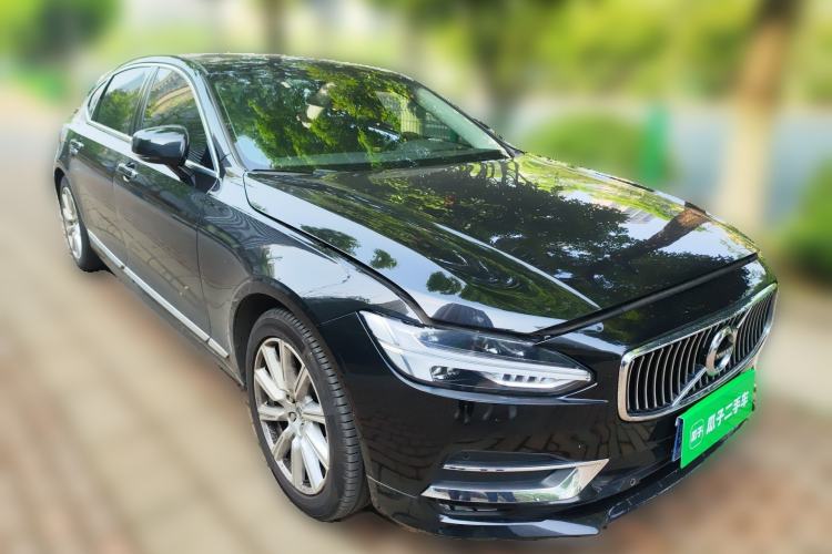 Used Volvo S90 2020 T5 Zhiyi Luxury Edition Front Right 45 Deg