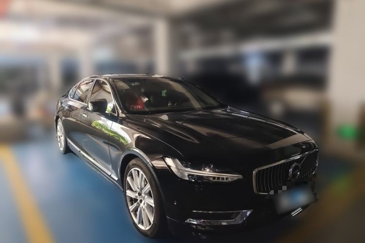 Used Volvo S90 2020 T5 Zhiya Luxury Edition Front Right 45 Deg