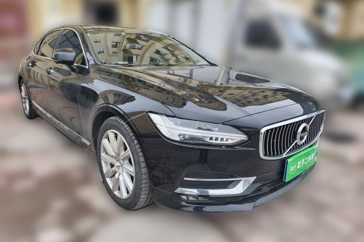Used Volvo S90 2020 T5 Zhiyi Luxury Edition Front Right 45 Deg