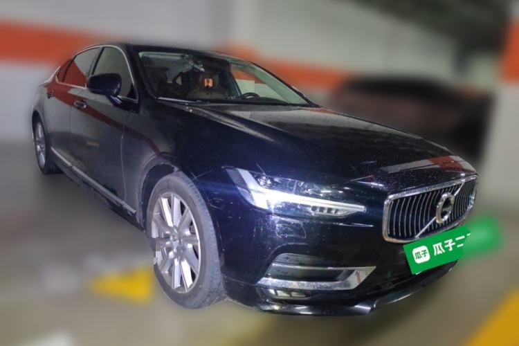 Used Volvo S90 2020 T5 Zhiyuan Luxury Edition Front Right 45 Deg
