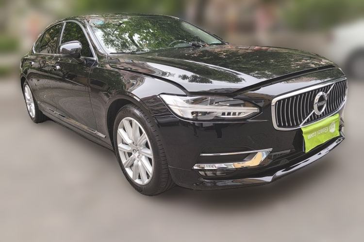 Used Volvo S90 2020 T5 Zhiyi Luxury Edition Front Right 45 Deg