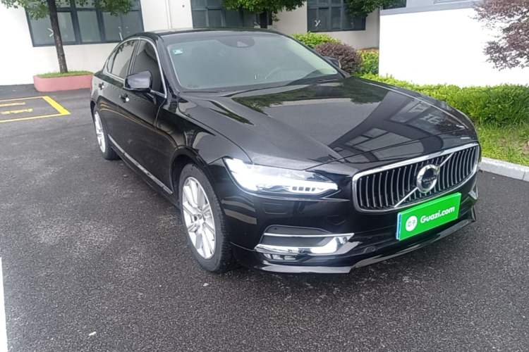 Used Volvo S90 2020 T5 Zhiyuan Luxury Edition Front Right 45 Deg