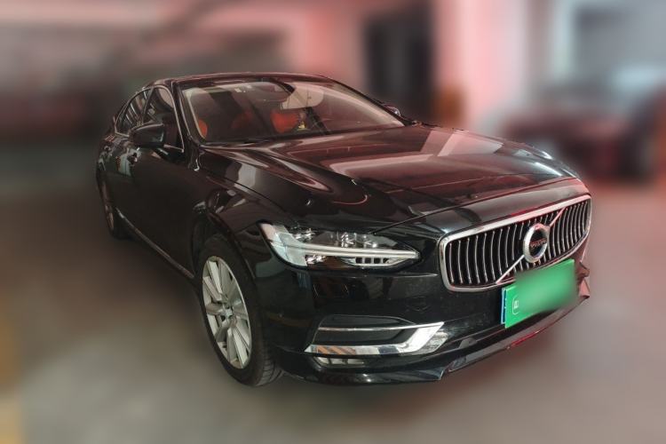 Used Volvo S90 2020 T5 Zhiyi Luxury Edition Front Right 45 Deg