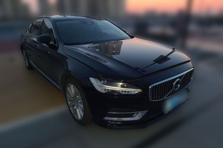 Used Volvo S90 2020 Facelifted T5 Zhiyi Luxury Edition Front Right 45 Deg