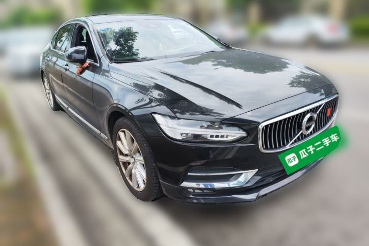 Used Volvo S90 2020 T5 Zhiyi Luxury Edition Front Right 45 Deg
