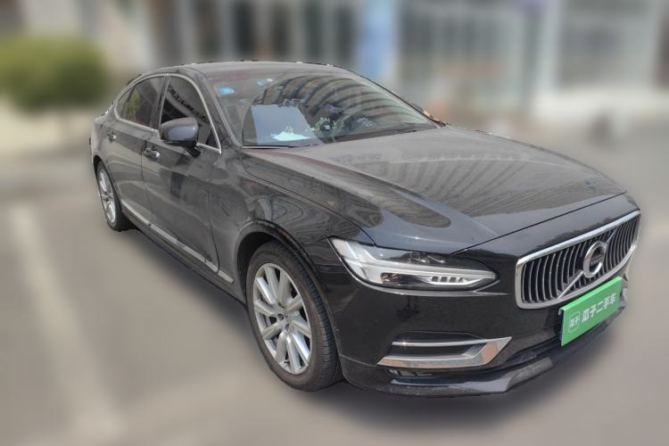 Used Volvo S90 2020 T5 Zhiyi Luxury Edition Front Right 45 Deg