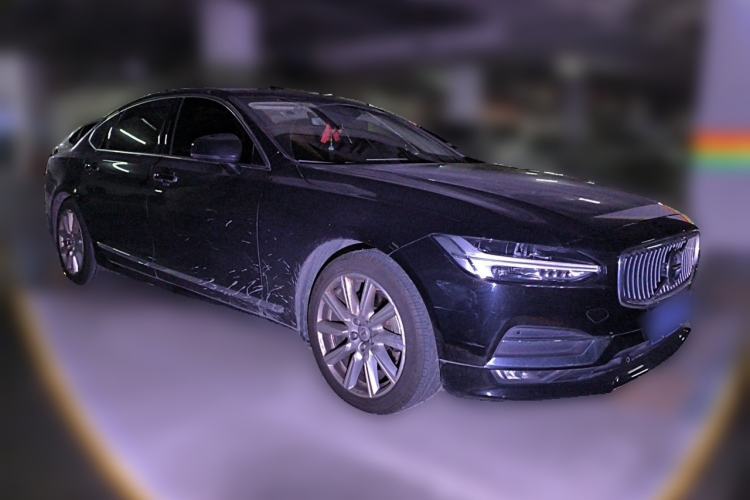 Used Volvo S90 2020 T5 Zhiyi Luxury Edition Front Right 45 Deg